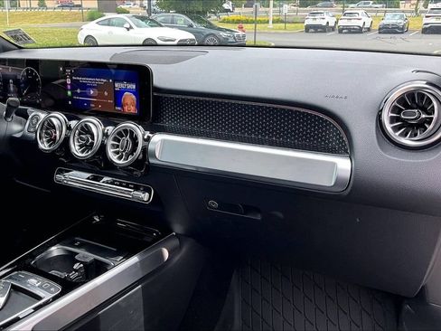 Used 2026 Mercedes-Benz GLB 250 4MATIC image 16