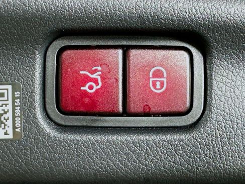 Certified 2025 Mercedes-Benz C 300 4MATIC Sedan image 35