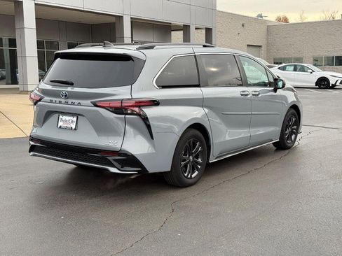 Certified 2024 Toyota Sienna XSE image 3