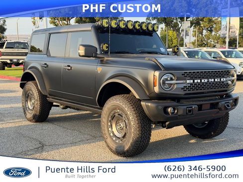 New 2025 Ford Bronco Badlands w/ Matte Film Protection Package AWD/4WD image 1