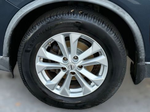 Used 2016 Nissan Rogue SV image 11