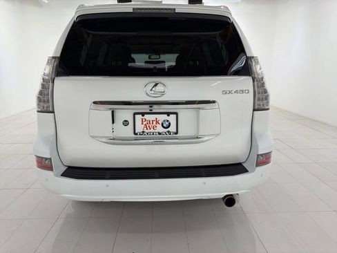 Used 2018 Lexus GX 460 Premium w/ Premium Package AWD/4WD image 4