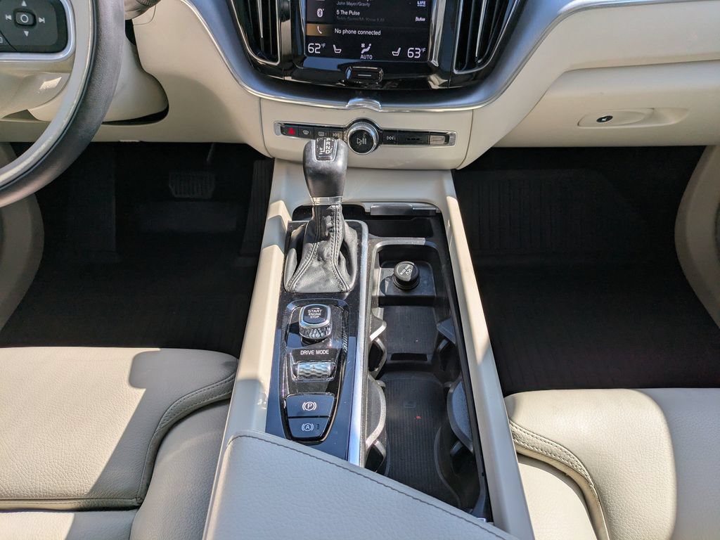 Used 2019 Volvo XC60 T6 Momentum w/ Premium Package AWD/4WD image 19