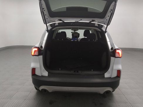 Used 2021 Ford Escape SE image 29