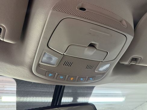 Used 2019 Ford Expedition Limited image 21