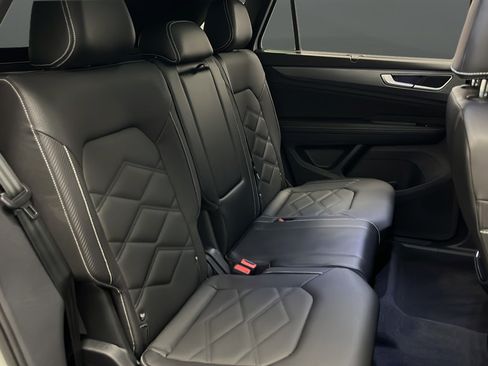 Used 2024 Volkswagen Atlas Cross Sport SE w/ Panoramic Sunroof Package AWD/4WD image 26