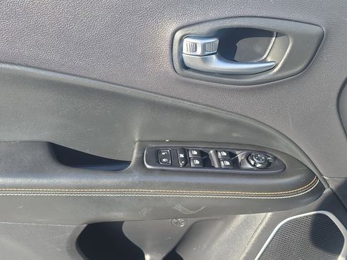 Used 2019 Jeep Compass Sport image 18