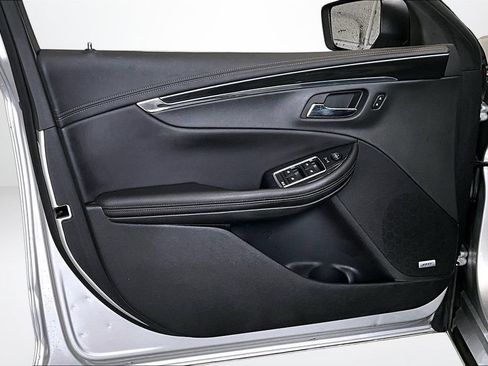 Used 2019 Chevrolet Impala Premier FWD image 19