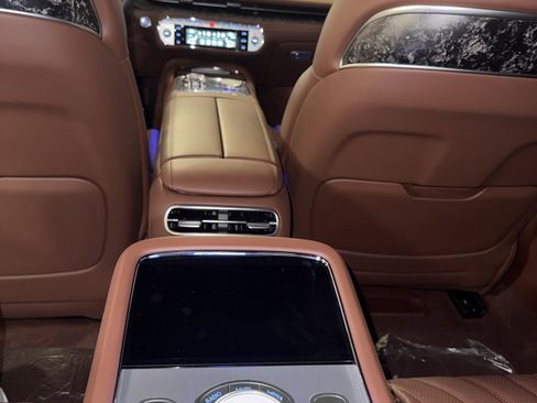 Used 2025 Genesis G90 3.5T image 30