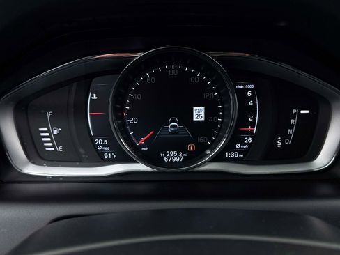 Used 2017 Volvo XC60 T5 Inscription w/ Advanced Package AWD/4WD image 35