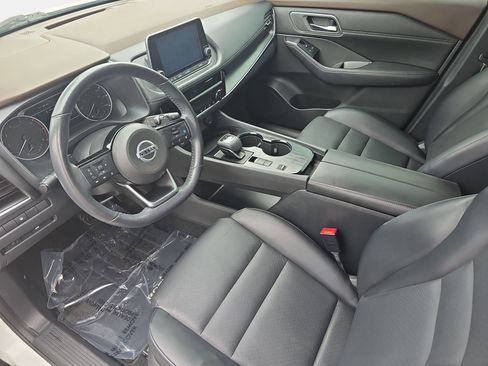 Used 2021 Nissan Rogue SV w/ Premium Package FWD image 16