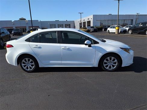 Certified 2025 Toyota Corolla LE image 7