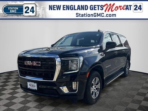 Used 2022 GMC Yukon XL SLE w/ Gmc Pro Safety Plus Package AWD/4WD image 1