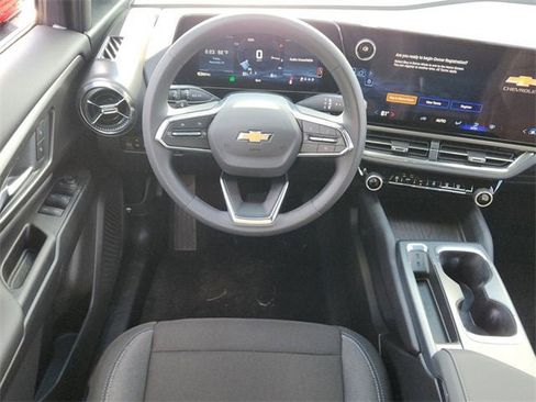 New 2026 Chevrolet Equinox EV LT image 7