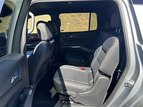 Used 2025 Chevrolet Traverse Z71 AWD/4WD image 14