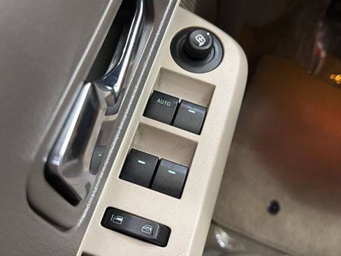 Used 2010 Ford Edge Limited FWD image 23
