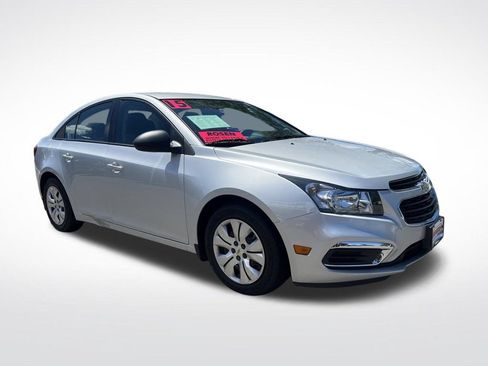 Used 2015 Chevrolet Cruze LS FWD image 3