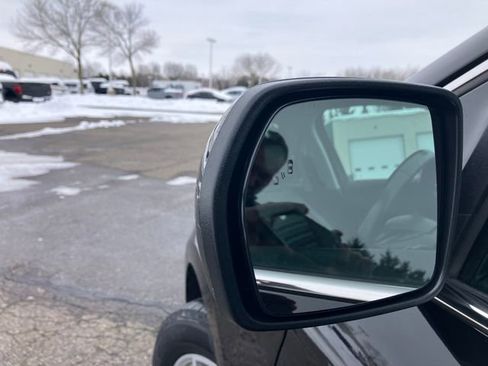 Used 2024 Ford Edge SEL image 21