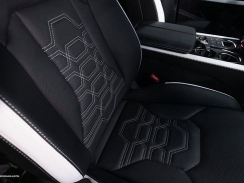 Used 2025 Lamborghini Urus SE image 57