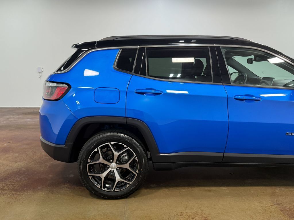Used 2024 Jeep Compass Limited AWD/4WD image 33