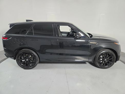 Used 2025 Land Rover Range Rover Sport Dynamic SE AWD/4WD image 6