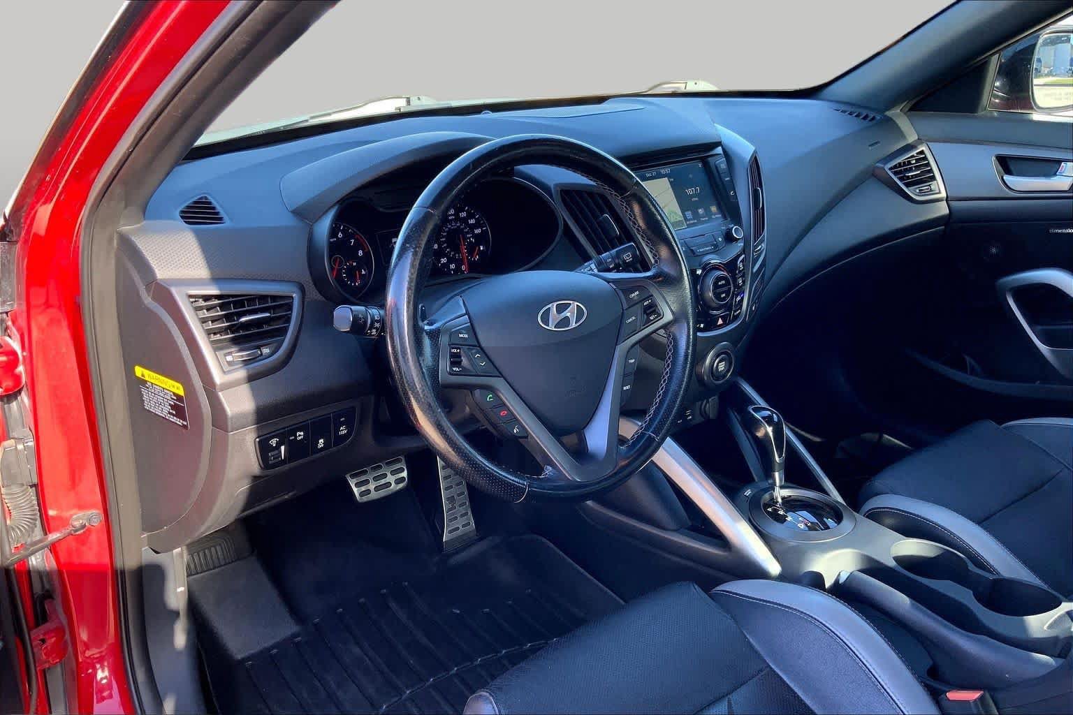 Used 2017 Hyundai Veloster Turbo w/ Tech Package 02 FWD image 16