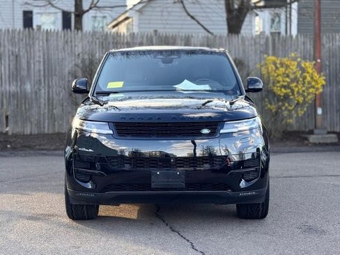 Used 2025 Land Rover Range Rover Sport SE AWD/4WD image 9