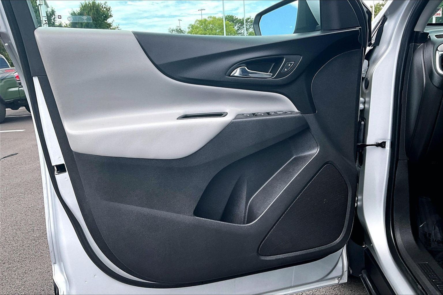 Used 2022 Chevrolet Equinox LT FWD image 21