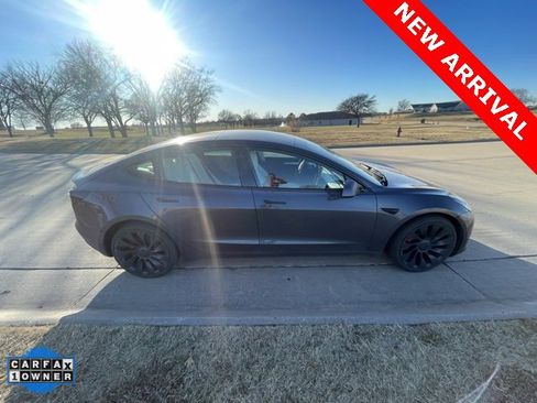 Used 2022 Tesla Model 3 Performance image 2