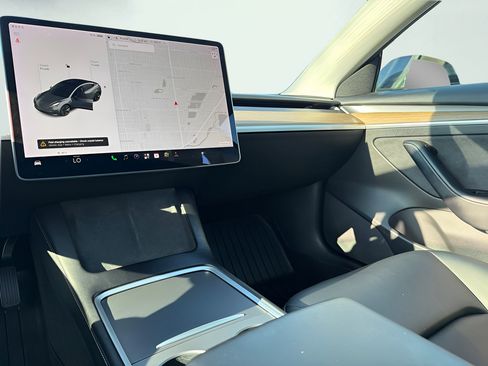 Used 2021 Tesla Model 3 Standard Range Plus RWD image 50
