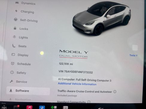 Used 2022 Tesla Model Y Performance AWD/4WD image 10