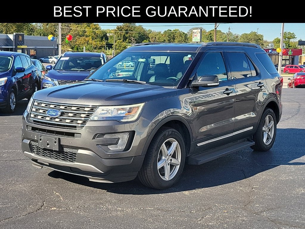 Used 2017 Ford Explorer XLT w/ Equipment Group 202A AWD/4WD image 2