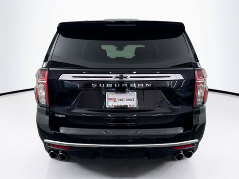 Used 2023 Chevrolet Suburban High Country w/ Premium Package 2 AWD/4WD image 12