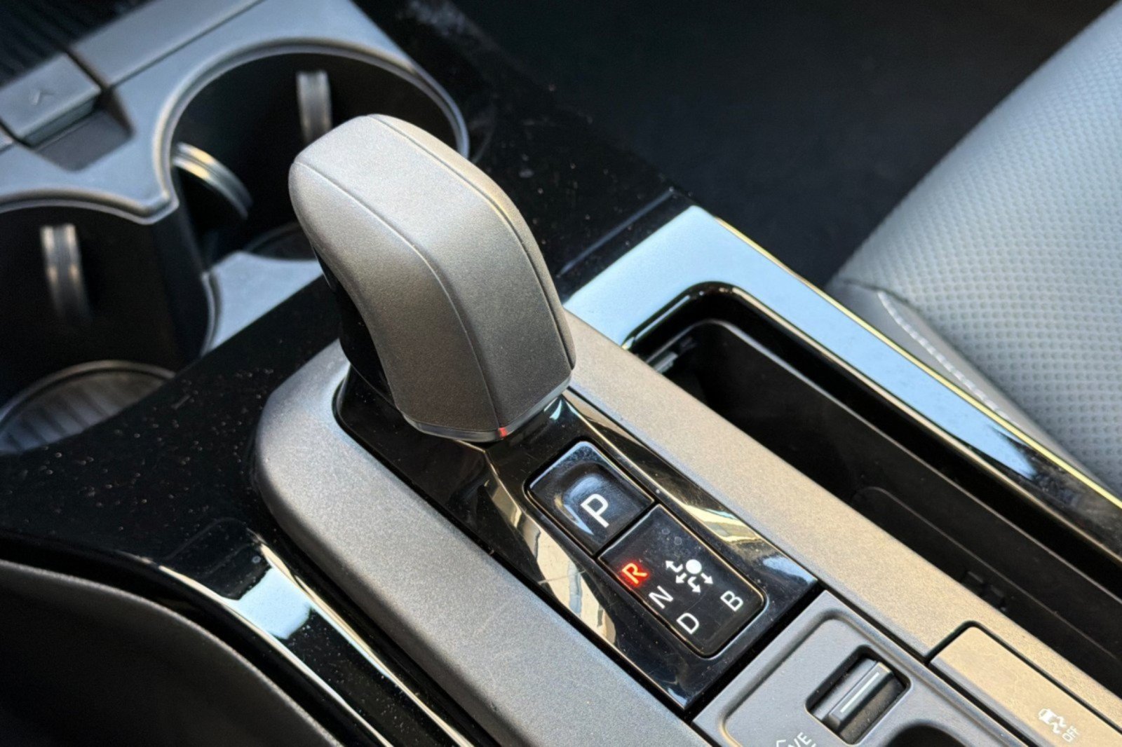 Used 2024 Toyota Prius XLE FWD image 21