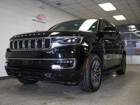 Used 2024 Jeep Wagoneer 4WD w/ Premium Group I image 22