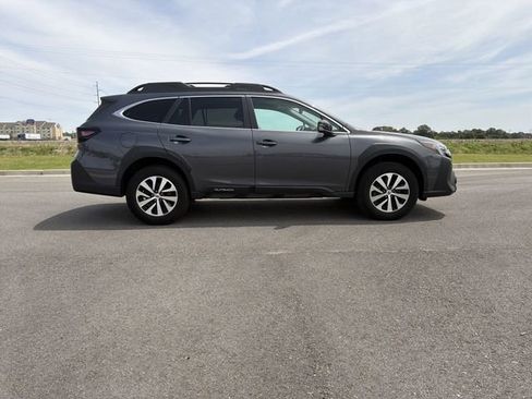 Used 2024 Subaru Outback Premium AWD/4WD image 6