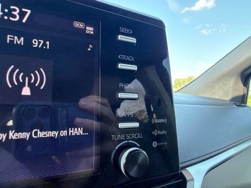 Used 2021 Toyota Sienna XLE FWD image 34
