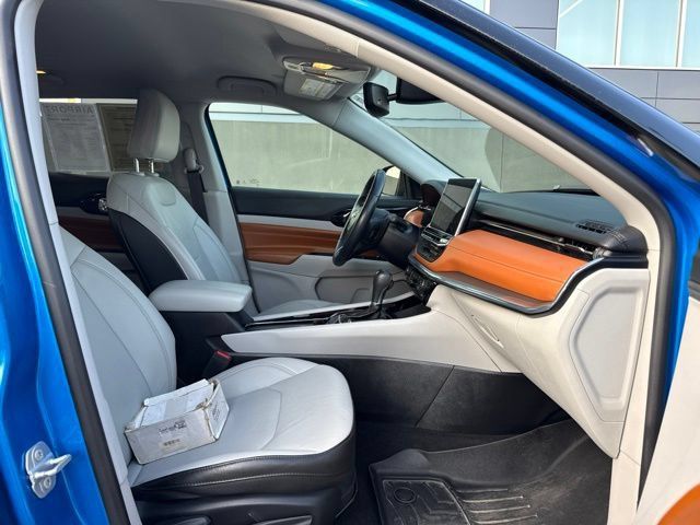 Used 2022 Jeep Compass Limited AWD/4WD image 10
