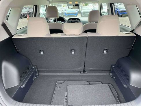 Certified 2025 Kia Soul LX w/ LX Technology Package FWD image 8