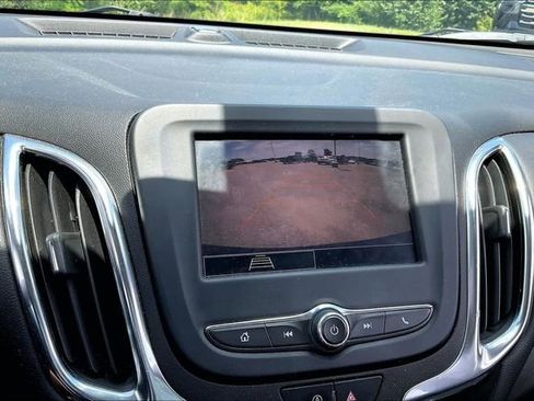 Used 2022 Chevrolet Equinox LT AWD/4WD image 11