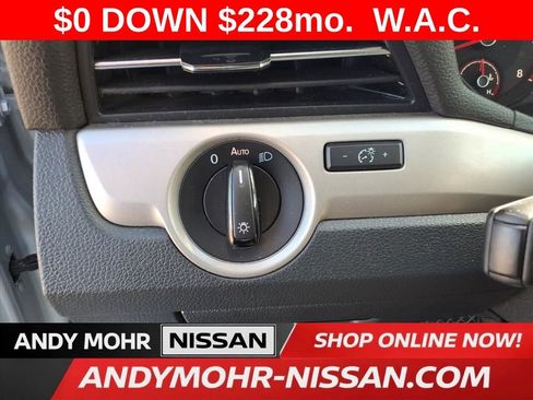 Used 2020 Volkswagen Passat 2.0T SE image 11