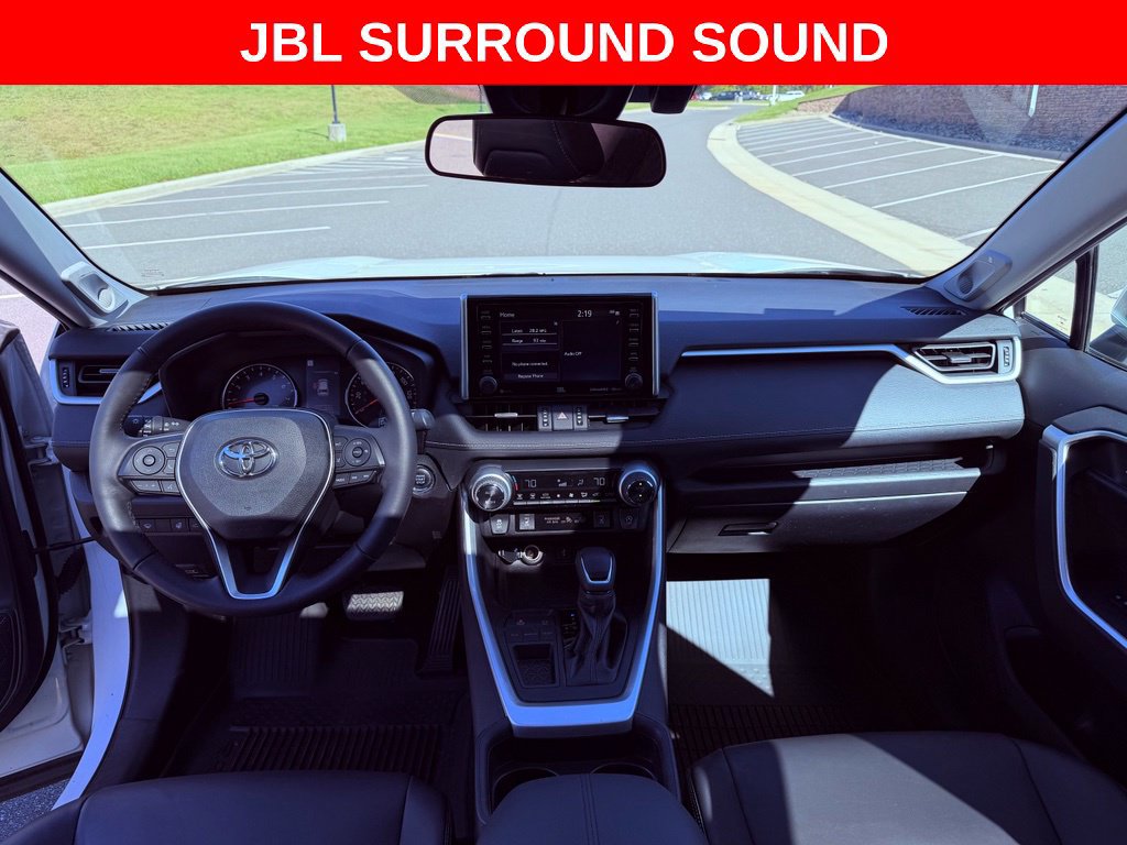 Used 2021 Toyota RAV4 XLE Premium FWD image 9