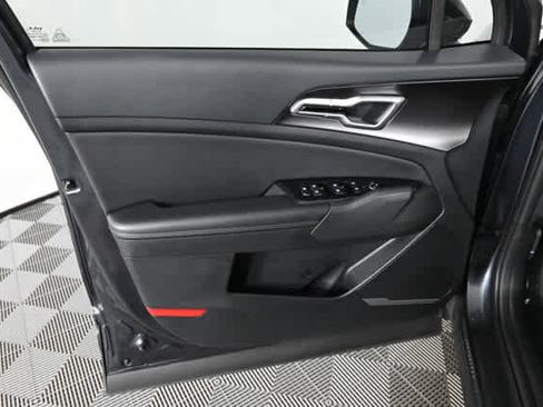 Used 2023 Kia Sportage EX image 17