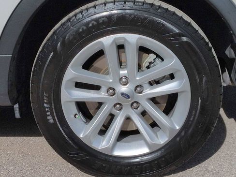 Used 2016 Ford Explorer XLT w/ Equipment Group 202A image 14