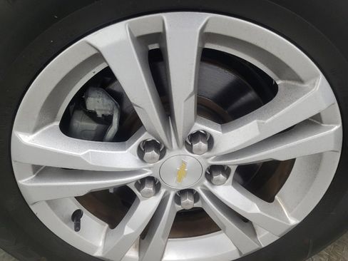 Used 2017 Chevrolet Equinox LS image 31