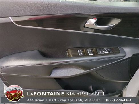 Used 2020 Kia Sorento LX w/ LX I4 Convenience Package image 13
