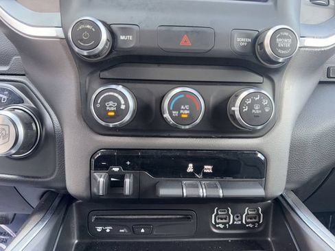 Used 2019 RAM 1500 Big Horn AWD/4WD image 19