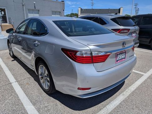 Used 2015 Lexus ES 300h w/ Navigation System Package FWD image 3