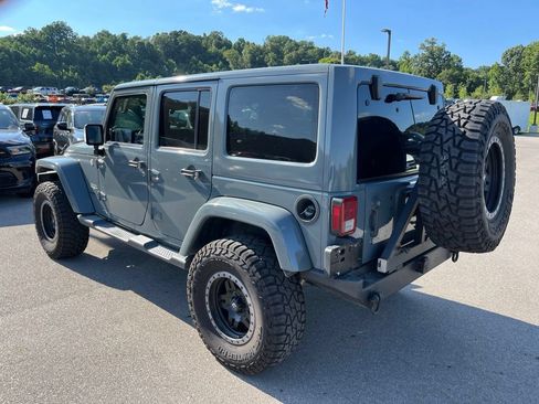Used 2015 Jeep Wrangler Unlimited Sahara w/ Max Tow Package AWD/4WD image 3