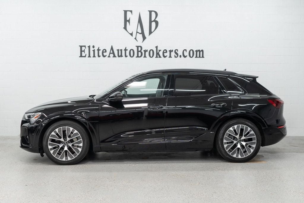 Used 2024 Audi Q8 e-tron Prestige w/ Prestige Package AWD/4WD image 2